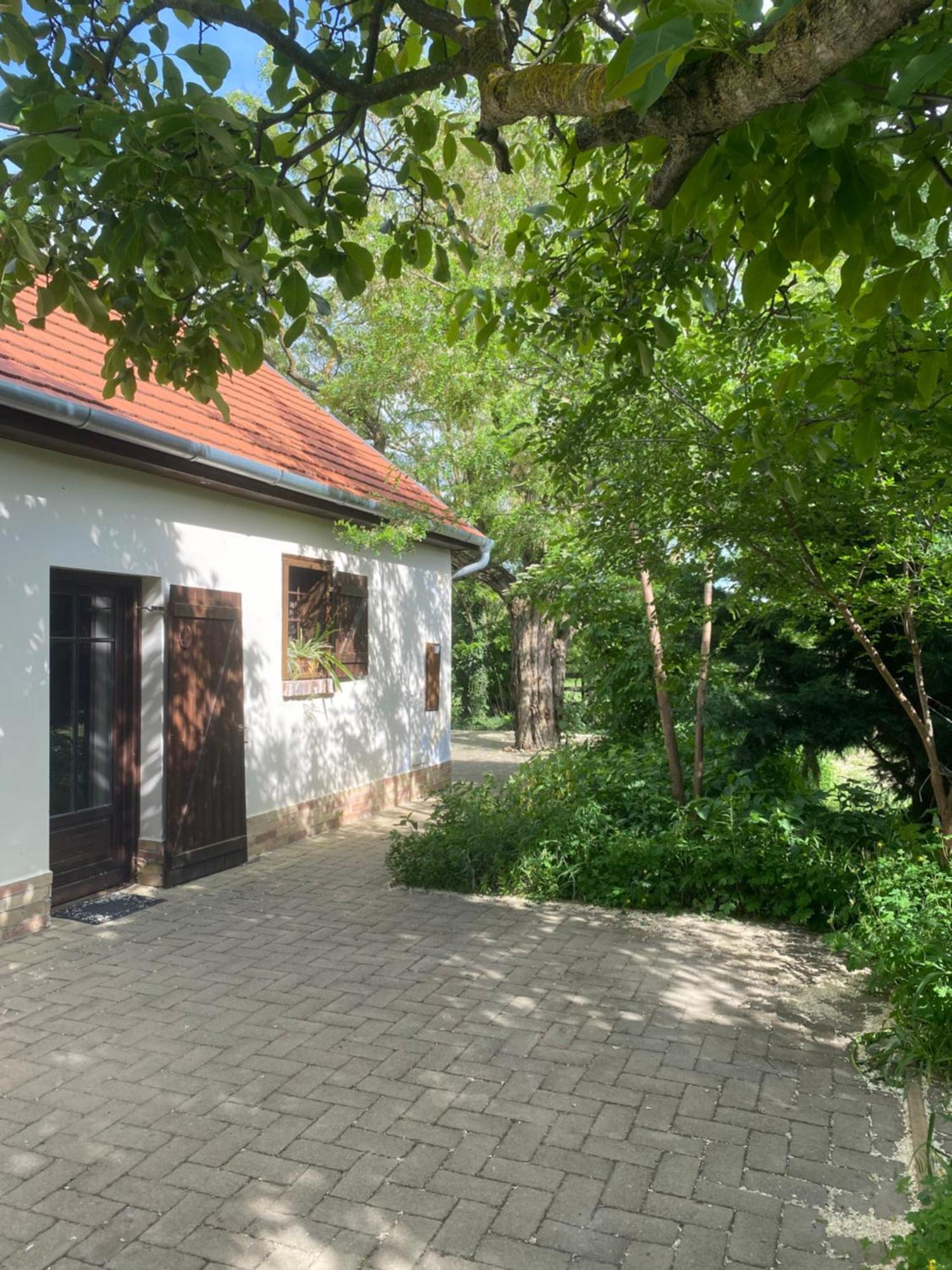 Racz Birtok Lajosmizse Apartment Exterior photo